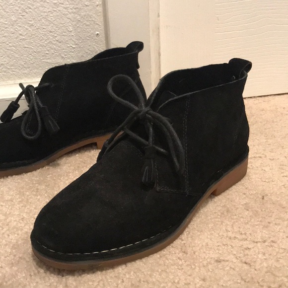 hush puppies cyra catelyn embroidered